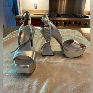 Sam Edelman platform silver brand new without tags, healed size 9 sandals